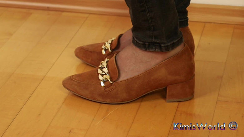 KimisWorld: Asmr ступни в нейлоне - блестящие квартиры хлюпают по деревянному полу