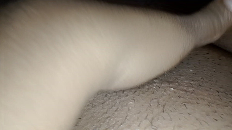 rebelde502: Die Frau kann dem Drang nicht widerstehen