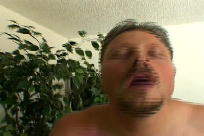 JuliaReavesIntim: Monica Squirts