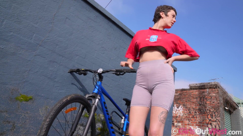 Girls Out West: Big Titted Lesbian Brunette Gets Licked and Fingered in the...