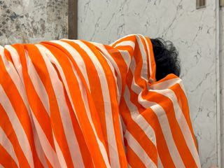 Desi Horny Savita: भारतीय लड़की ऑरेंज साड़ी की सख्त लंड द्वारा चुदाई
