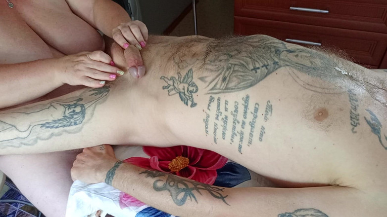 Zona901: Ibu mertua mengurut zakar dengan tangan, mulut dan teteknya