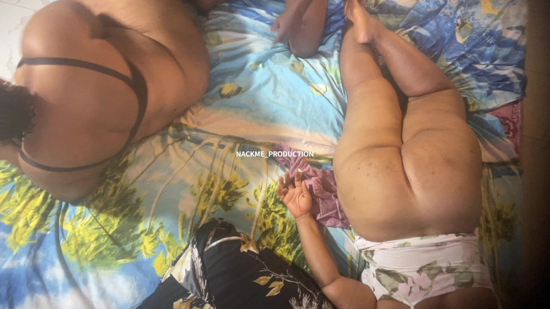 NACKME_PRODUCTION: Zwei schwestern in ihrer wohnung gefickt