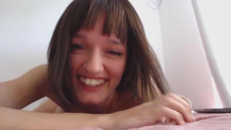 Miss Nicole: Une jolie fille se fait baiser avec éjaculation