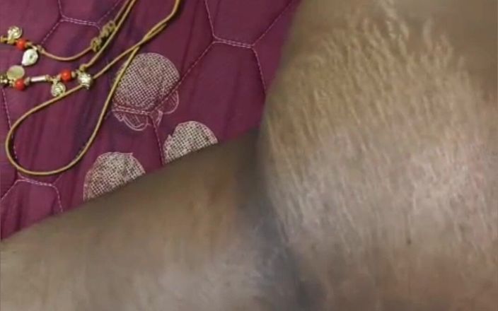 Tamil lesbian: Erangan panas finguring memek