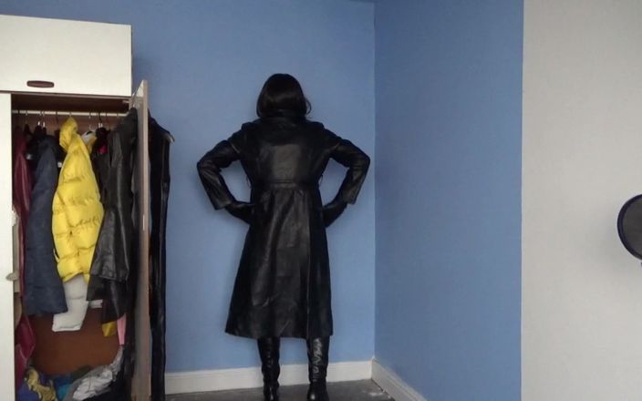 Leather Kirsten: Compilação de roupas novas