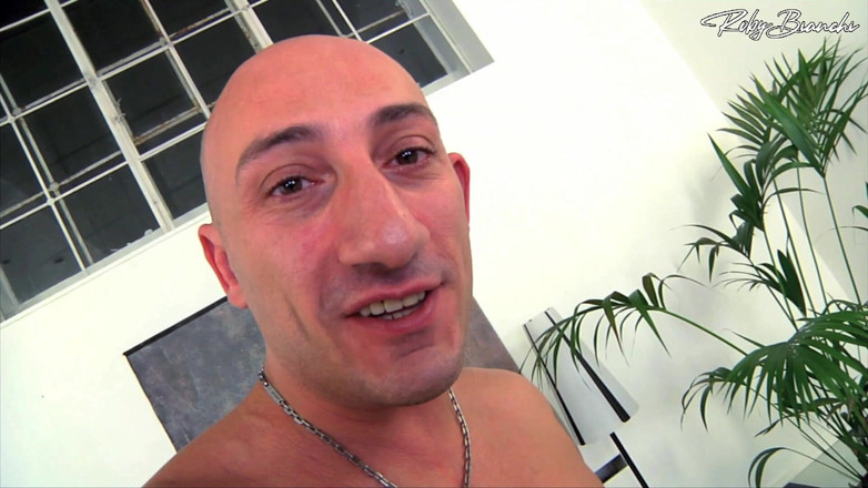 Topax Film Production: Isabella Clark viene spalancata nel culo e scopata da Omar...