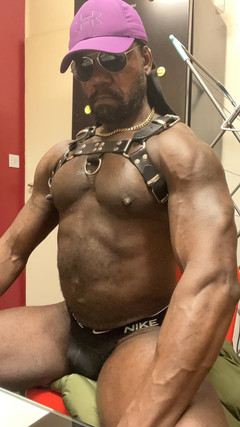 Black mature kinky muscle: Black Hot Mature Muscle Harness & Jock Flex Wank
