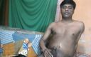 Indian desi boy: Indiano garoto se diverte com pau e cuspindo no pau