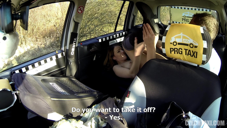 Czech Taxi: Esguichando no ponto g