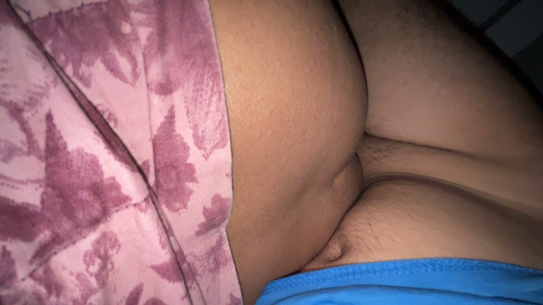 tanya99: Saya mengongkek isteri saya banyak malam ini