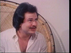 Old Good Porn: Ragazzo fortunato che scopa due troie arrapate