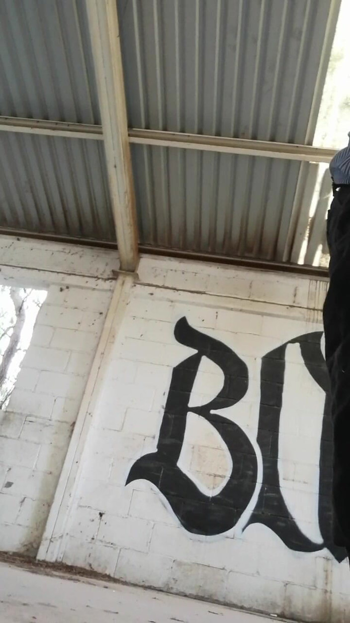 Marga9012: Peluda em Abounded Place