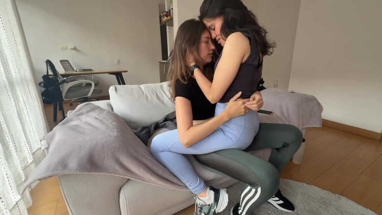 scarlettandc: Facciamo Tribbing Lesbico