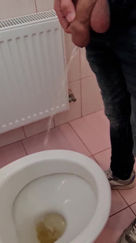Best Pissing Compilation V2.0 a Lot of Urine