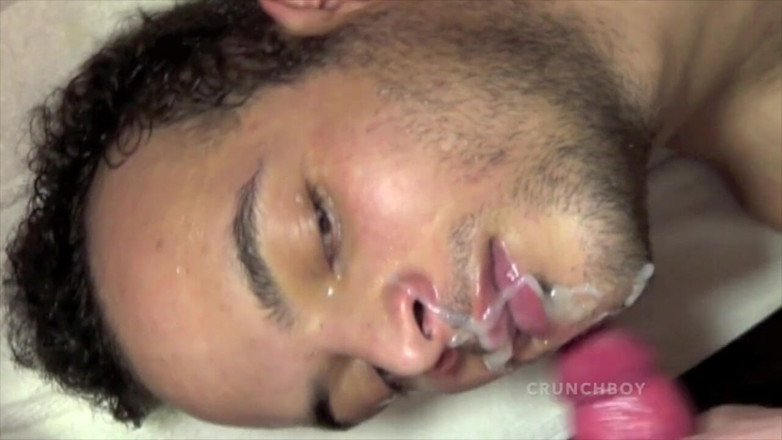 Crunch Boy: twinks 21 let ošukaná XXL ptákem v zákulu