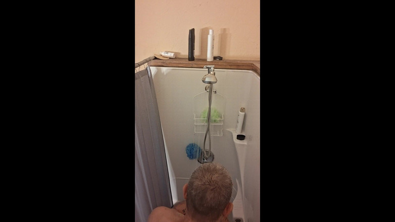DubeSnackes: Moring shower - feito com Clipchamp.mp4