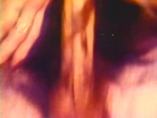 Vintage megastore: První anál klasické brunetky ve spodním prádle