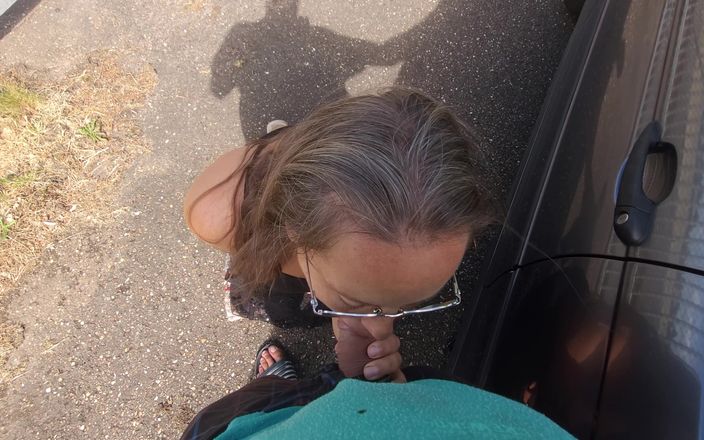 Alison Robell: Zuig een lul naast de auto, ik hou ervan hoe...