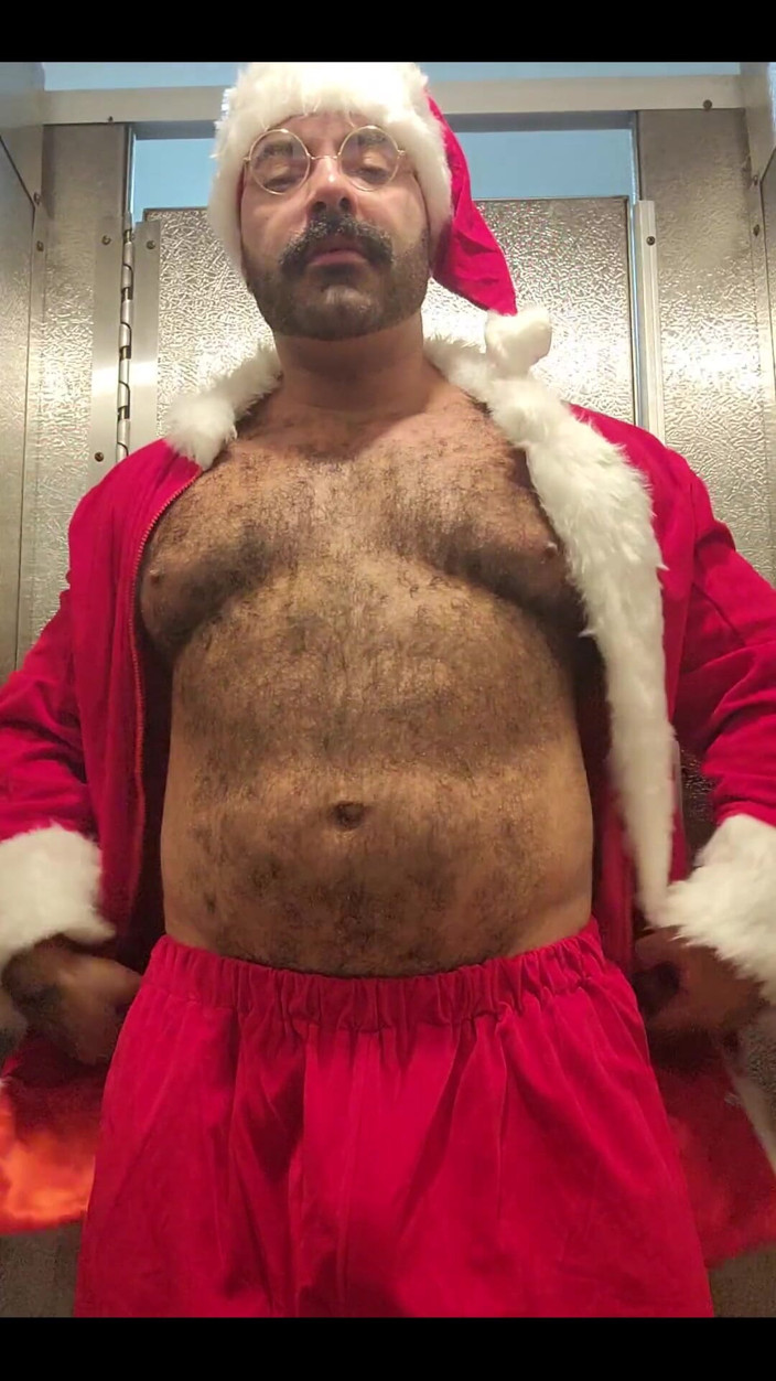 Lobo: Santa Got A Little Frisky di Gerai Bilik Air...