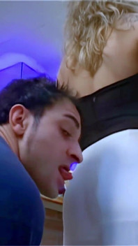 Axelle Mugler: He Gets Excited on the Buttocks of the Beautiful Axelle