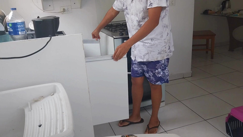 UtopianHumor507: Eine freche Blondine, die für ihre Liebhaber loslässt.