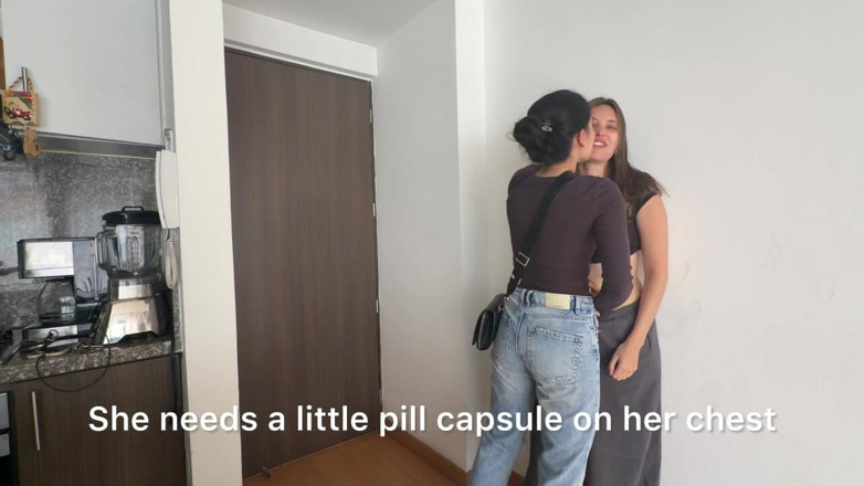 scarlettandc: Un Incontro Romantico Lesbico Si Conclude in Sesso Intenso