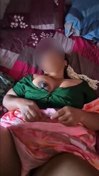 Sexy Amateur Indian Wife in Green Blouse Missionary Fuck & Doggy Style Pussy Creampie