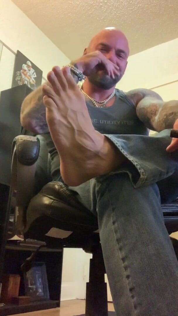 MasculineJason - Jason Collins: Foot Master Domination and JOI and Cigar!
