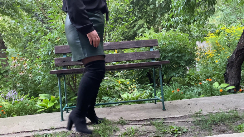 OurFetishLife: Мачуха знає, як тримати вас під її контролем