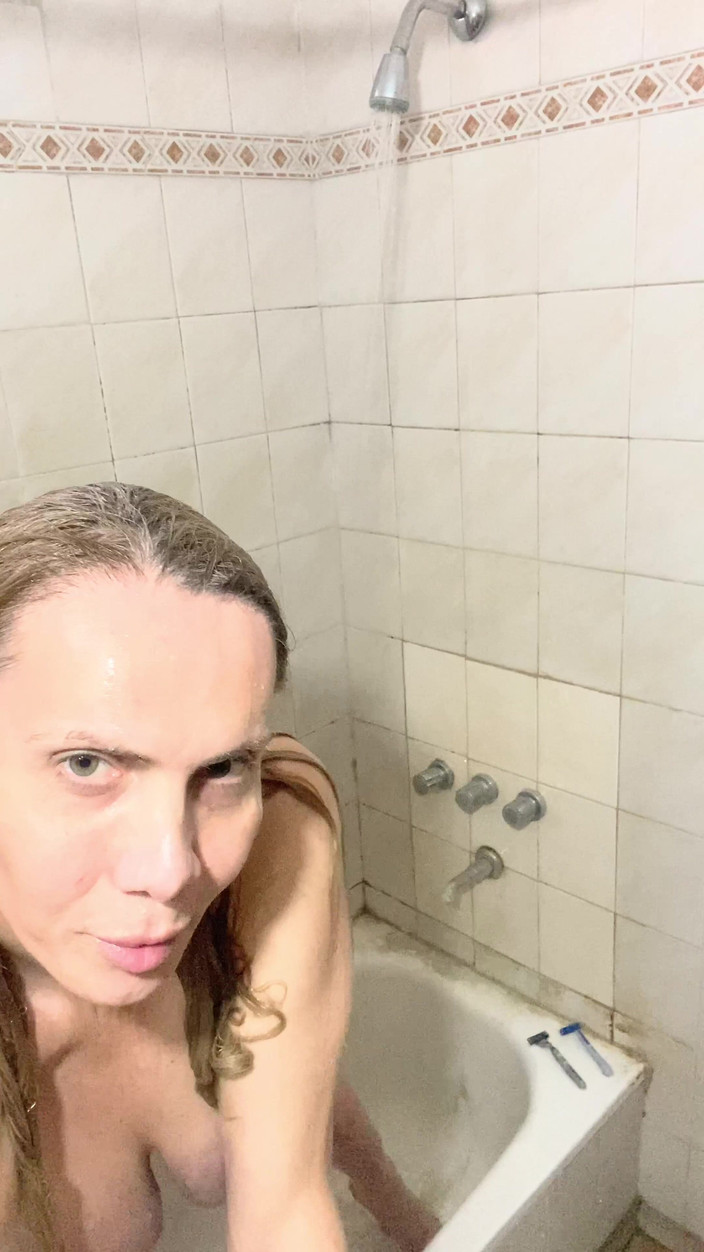 Devil_trans_sami: शॉवर में खेलना