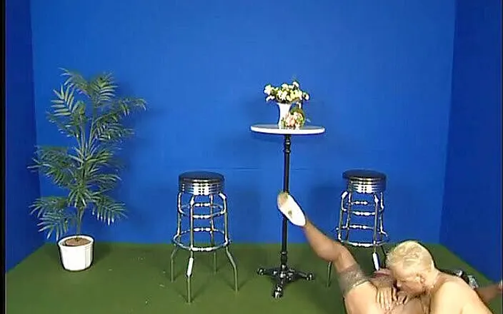 Xfamster: Horny granny gets doggystyle at the casting