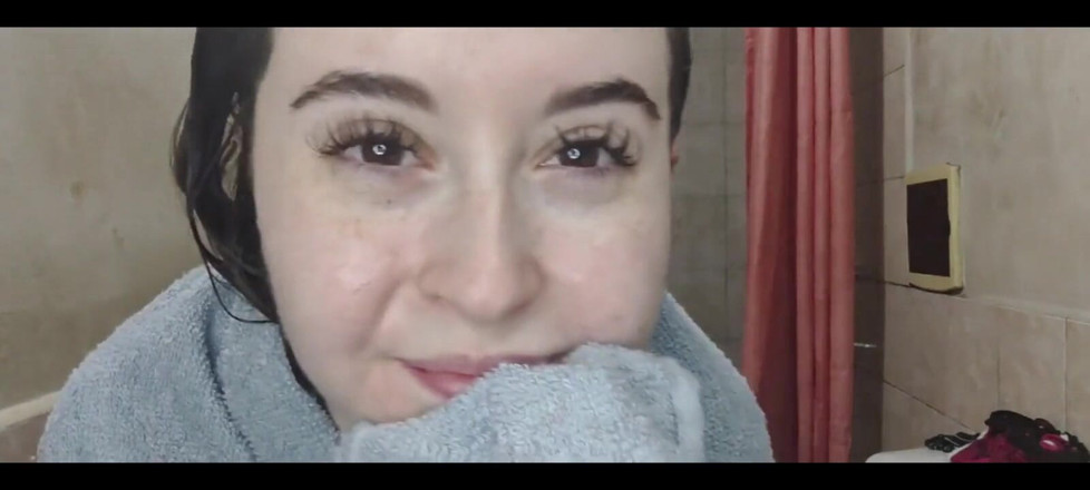 RavenHearth666VIP: Czyszczę tyłek pod prysznicem