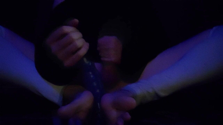 Raven LeSynn: Mainan pantat dan footjob dengan Raven Letrap