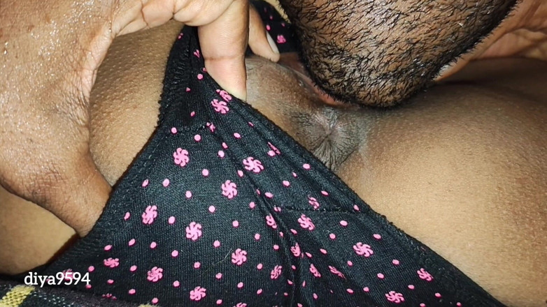 Diya9594: Desi Asia Mallu makan pepek thamil dengan ais