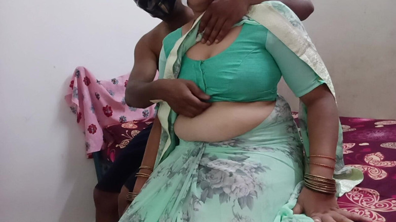 Muruga: Novo sexo com sari com minha esposa e eu gozamos