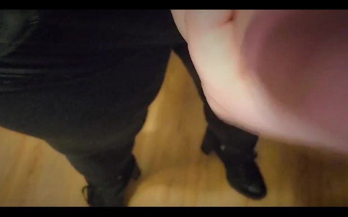 Gothkitty: 单人自慰