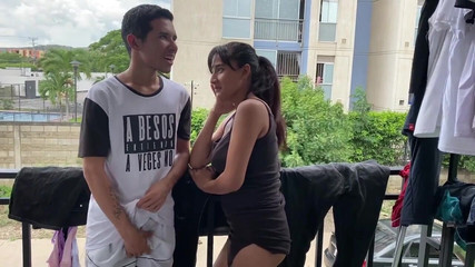 ANDREINA: Genç üvey erkek kardeşime sütümü veriyorum ve o buna bayılıyor