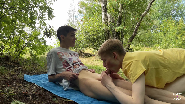 Matty And Aiden: प्यारी कमसिन Matty और Aiden लगभग बाहर पकड़ी गई