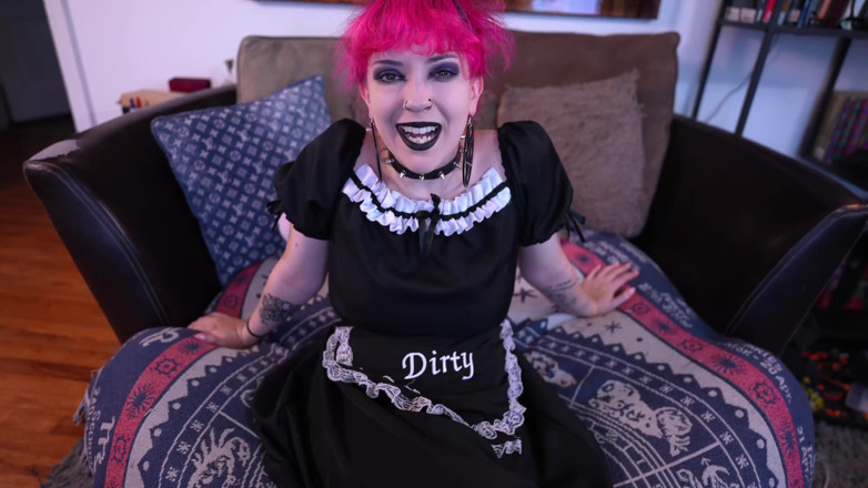 lilredvelvettt: Pembantu rumah goth handjob femdom