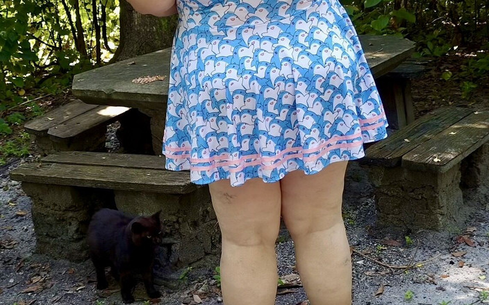 Jamdown26 Big Fat Ass BBW SSBBW Porn: Jamdown26_da0603 - ミニドレスとヒールを履いて公園を歩くホットセクシーなBBWの写真