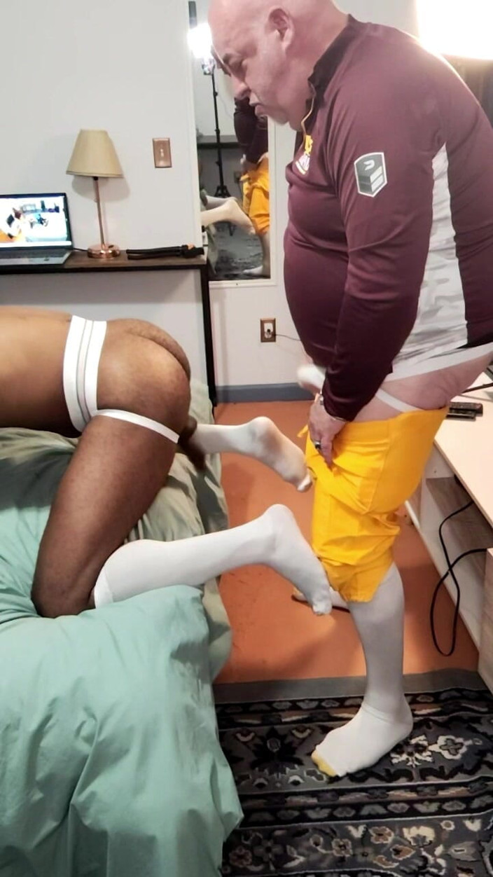 beardaddychub: コーチは選手の前立腺も検査しなければなりません!