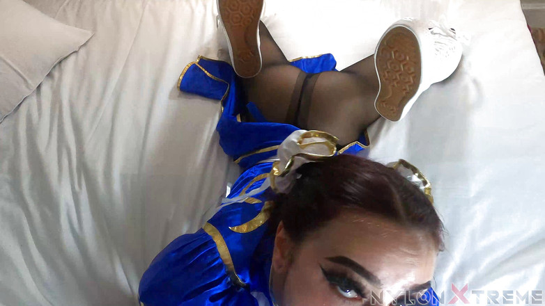 Nylon Xtreme: Juliette Сладкая шлюшка в чун-ли трахнули в видео от первого лица