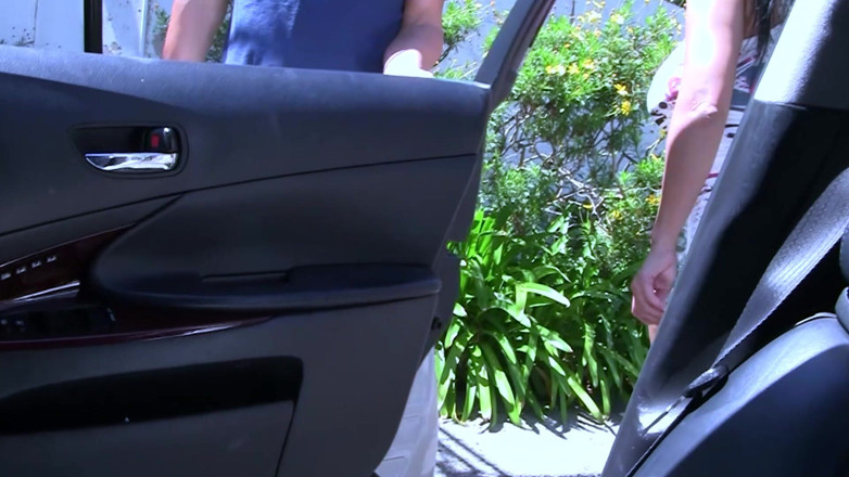 X DVD Collectors Club: Le ragazze dominanti applicano le regole sui pulsante