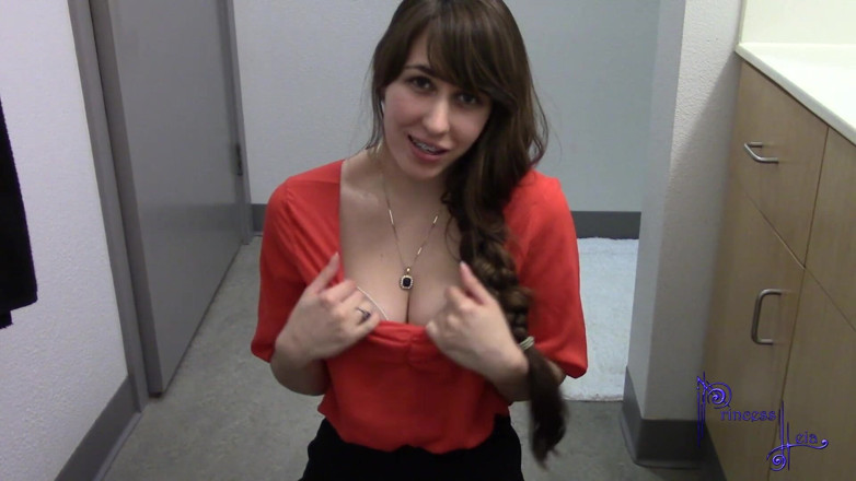 Princess Leia: Virgin Stepdaughter Fertilized