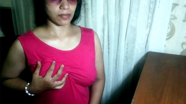 Arabicqueen: Pembe güzel bebek erkeklerin önünde yanıyor