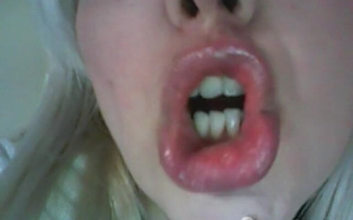 Savannah fetish dream: Sehr hässliche Zähne! Denti Orribili