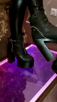 Sheela sinner stiefel schmutz und sklavenzunge bölüm 1