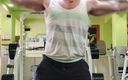 Michael Ragnar: Flexing muskel och kommer 91 kg