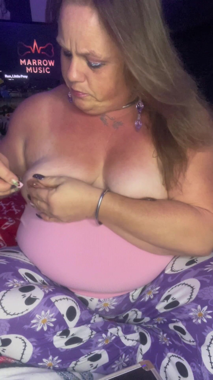 Heather Lynn: 팬시어 젖꼭지 반지로 변경